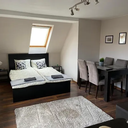 Leonos Apartment *